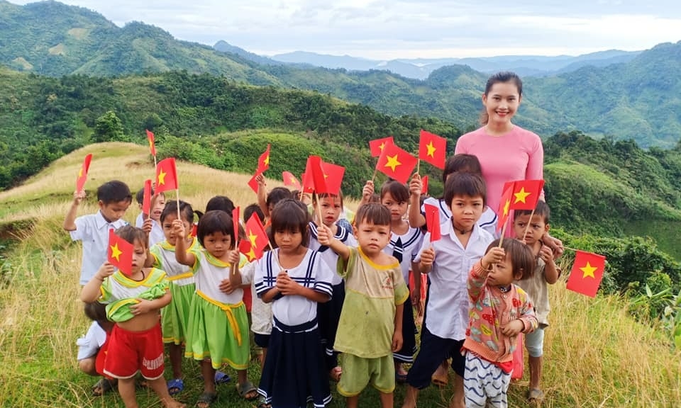 Cấp bách tăng lương cho giáo viên theo tinh thần 'có thực mới vực được đạo'