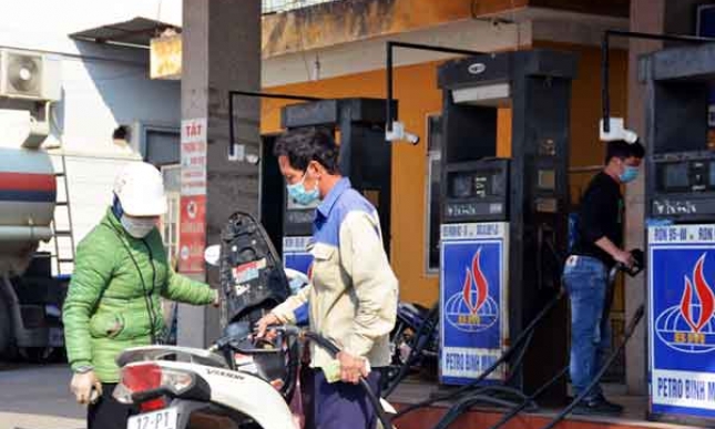 Giá xăng, dầu giảm lần thứ tư liên tiếp