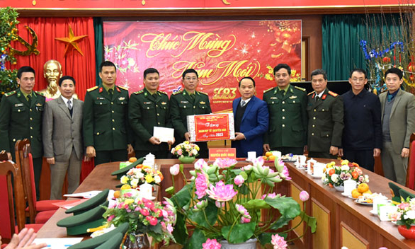 Đồng chí Bí thư Tỉnh ủy thăm, kiểm tra công tác trực Tết trên tuyến biên giới