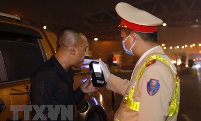 Không rượu bia khi tham gia giao thông để Tết an toàn hơn