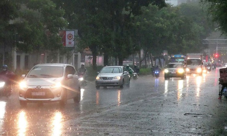 Mưa dông diện rộng trên cả nước, đề phòng lốc sét, gió giật mạnh