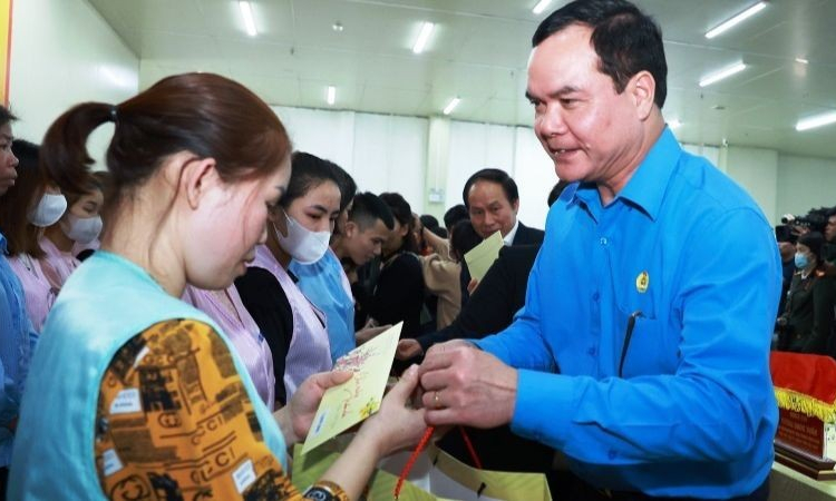 Đẩy nhanh tiến độ hỗ trợ công nhân, lao động