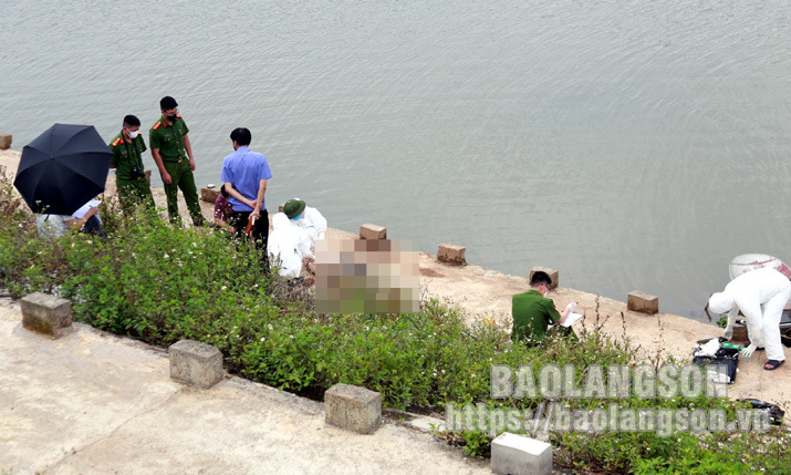 Thành phố Lạng Sơn: Phát hiện một thi thể nam giới trên sông Kỳ Cùng