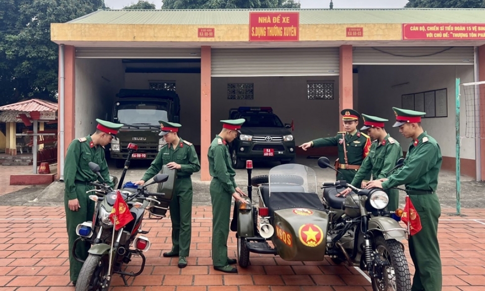 Quân khu 1: Đa dạng hóa nội dung, hình thức tuyên truyền về an toàn giao thông