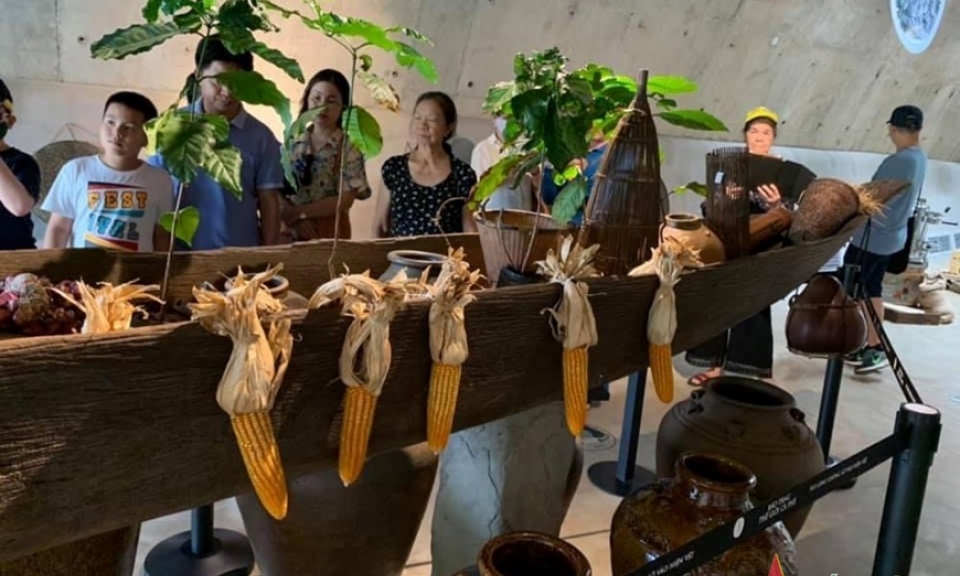 Việt Nam đa sắc: Điểm đến lý tưởng tìm hiểu văn hóa cà phê tại Đắk Lắk