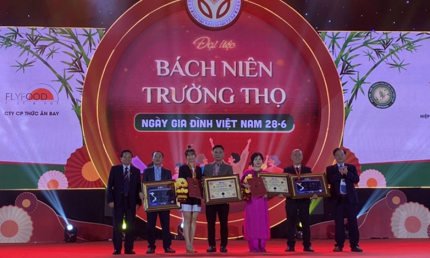 “Đại tiệc Bách niên trường thọ” mừng Ngày Gia đình Việt Nam