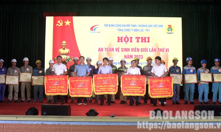 Tổng Công ty Điện lực - TKV tổ chức hội thi an toàn vệ sinh viên giỏi lần thứ VI tại huyện Lộc Bình