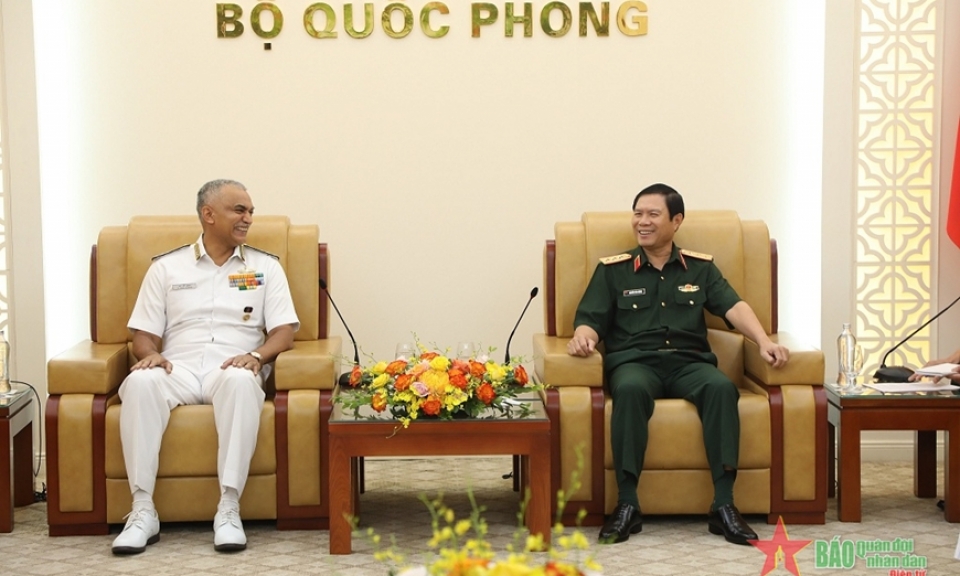 Thượng tướng Nguyễn Tân Cương tiếp Tư lệnh Hải quân Ấn Độ