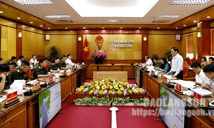 Lãnh đạo UBND tỉnh làm việc với Đoàn công tác của Viettel: Trao đổi về hợp tác triển khai hệ thống cửa