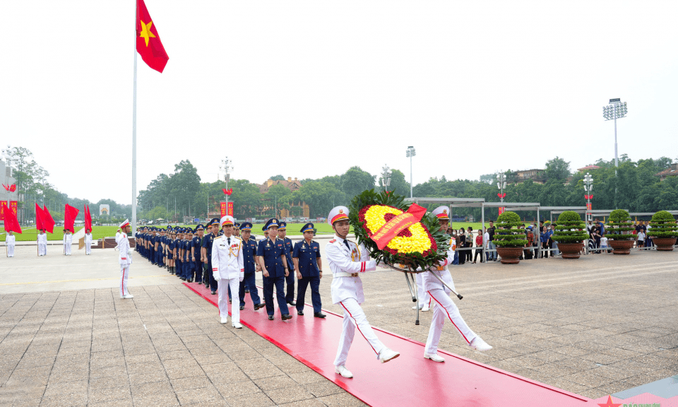 Trung tướng Bùi Quốc Oai dự Lễ báo công dâng Bác của đoàn đại biểu Cảnh sát biển Việt Nam