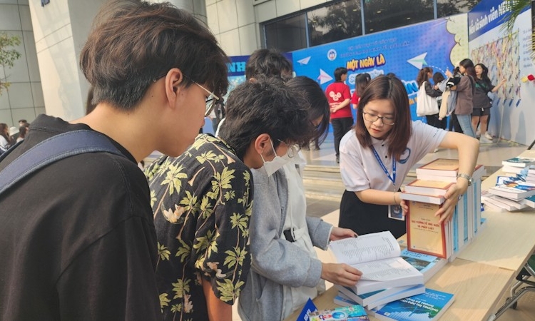 Thủ tục chuyển trường cho học sinh trung học phổ thông năm học 2023-2024