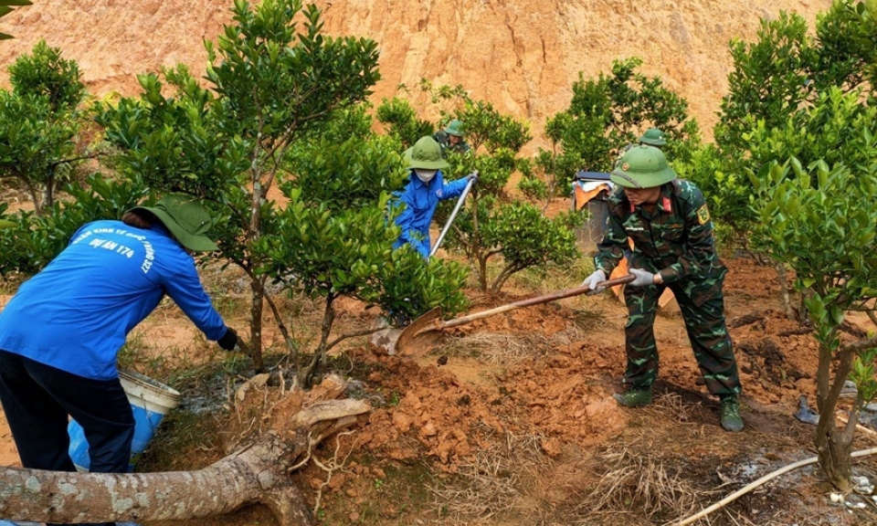Thôn, bản đổi thay nhờ mô hình hay của bộ đội