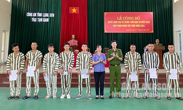 Công bố quyết định tha tù trước thời hạn có điều kiện cho các phạm nhân đợt giữa năm