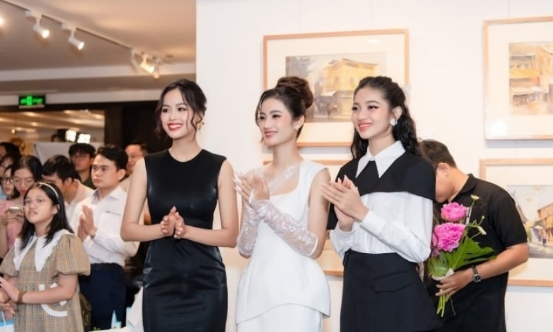 Hoa hậu Ý Nhi lại gây tranh cãi khi muốn xoá 'nạn đói, nạn dốt' cho trẻ em vùng cao