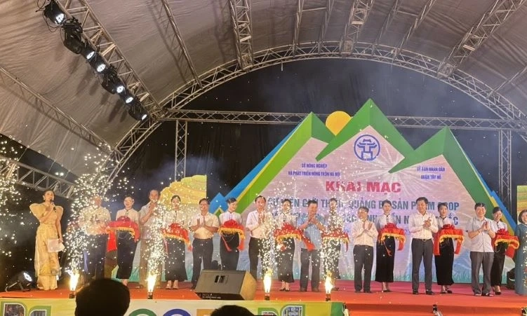 Khai mạc sự kiện giới thiệu sản phẩm OCOP gắn với văn hóa các tỉnh miền núi phía bắc