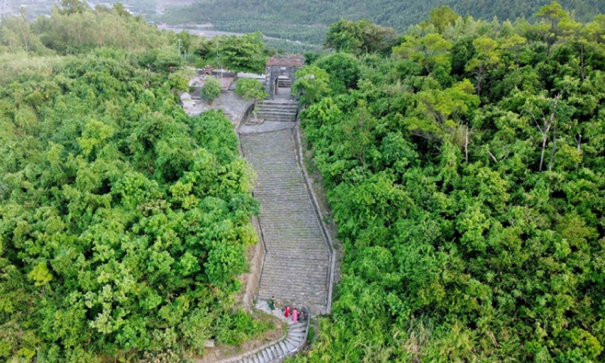 Dùng dằng Hoành Sơn Quan