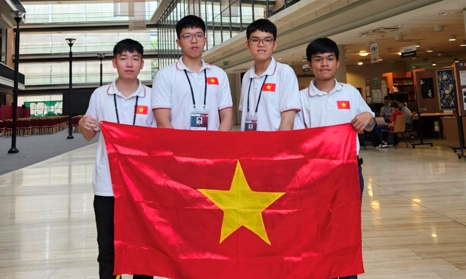 Học sinh Việt Nam dự thi Olympic Tin học quốc tế 2023 đều đoạt huy chương