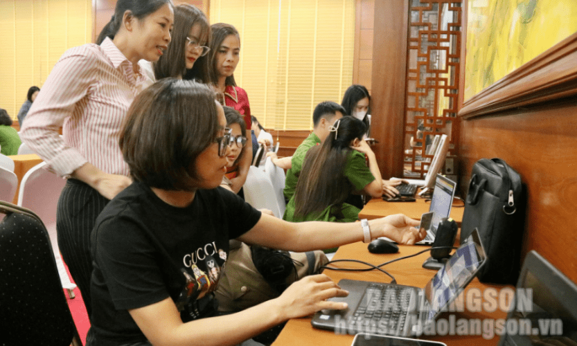 Công an tỉnh triển khai mô hình khai báo lưu trú qua phần mềm ASM