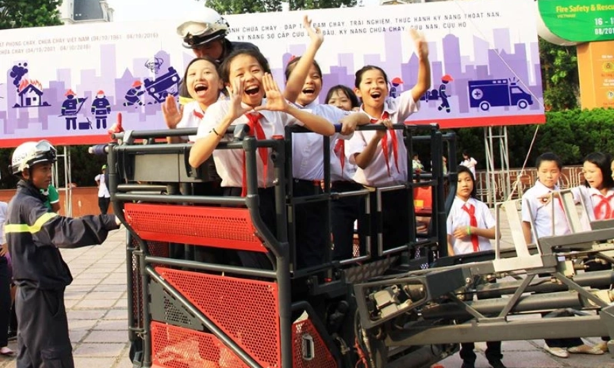 Trải nghiệm, thực hành phòng cháy, chữa cháy và cứu nạn cứu hộ trên toàn quốc