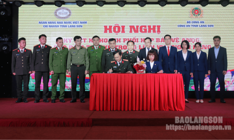Ký kết kế hoạch phối hợp bảo vệ an ninh quốc gia, bảo đảm trật tự an toàn xã hội trong lĩnh vực ngân
