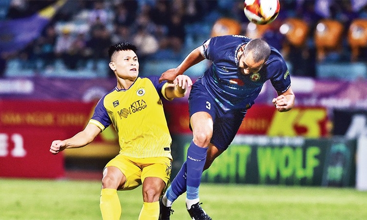 Thép Xanh Nam Định củng cố ngôi đầu, Hà Nội FC thua trên sân nhà
