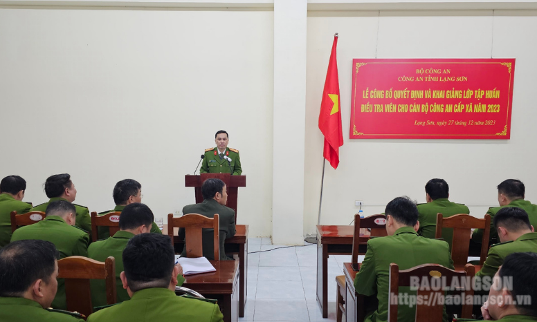 Công an Lạng Sơn: Tổ chức trao quyết định và huấn luyện điều tra viên cho cán bộ công an cấp xã năm 2023