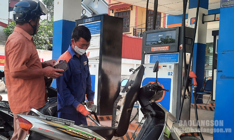 Giá xăng, dầu tăng giảm trái chiều trong kỳ điều hành cuối cùng năm 2023