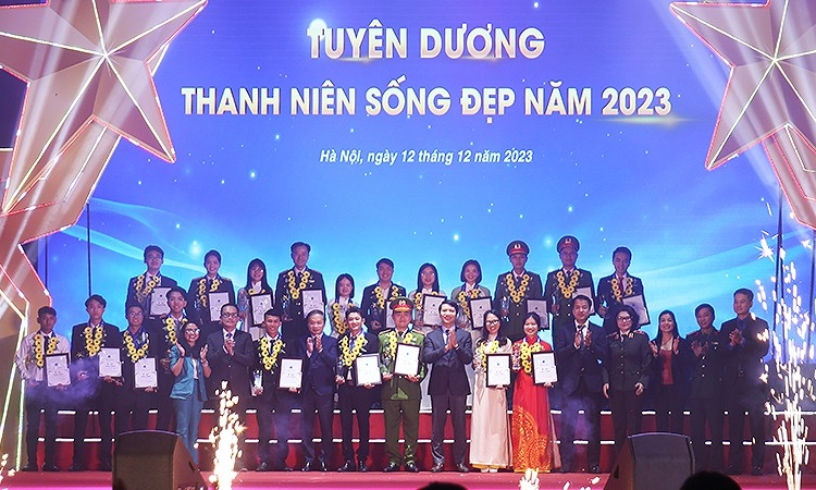 2 trong số 20 "Thanh niên sống đẹp" năm 2023 chỉ mới 17 tuổi