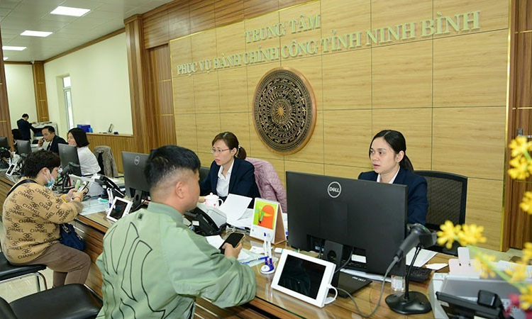 "Khoảng trống" trong hoạt động hành chính công
