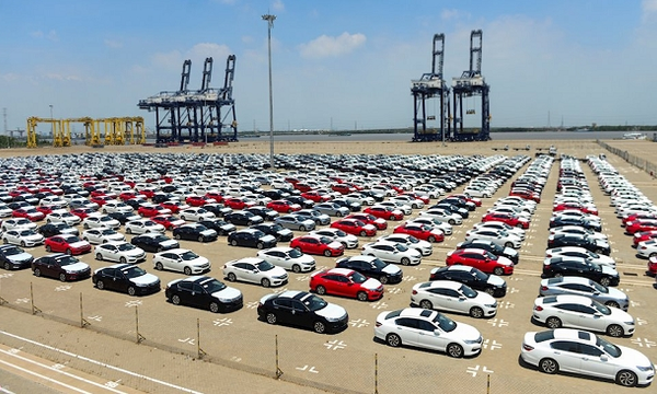 Năm 2023, nhập khẩu ô tô của Việt Nam giảm 32%