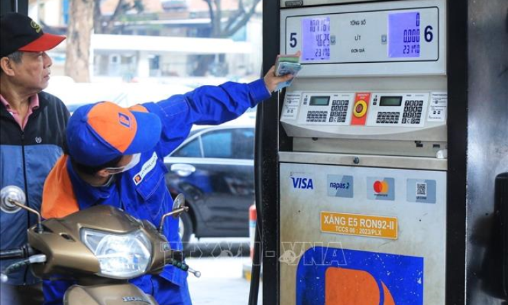 Giá xăng sẽ được điều chỉnh vào ngày 29 Tết Nguyên đán Giáp Thìn