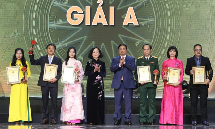 Thủ tướng Phạm Minh Chính: Phải đặc biệt coi trọng và đẩy mạnh hơn nữa công tác xây dựng Đảng