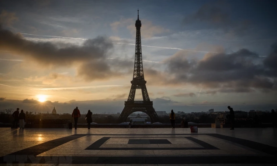 Pháp: Cuộc đình công của các nhân viên tại Tháp Eiffel kết thúc