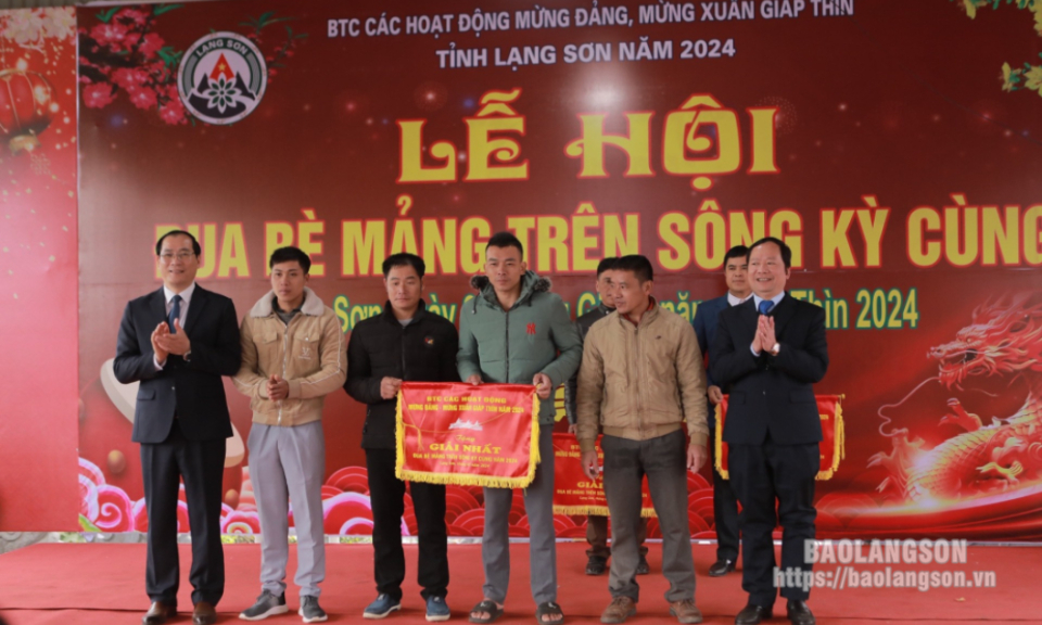 Đội Quốc Việt 1, huyện Tràng Định đoạt giải nhất tại lễ hội đua bè mảng trên sông Kỳ Cùng năm 2024