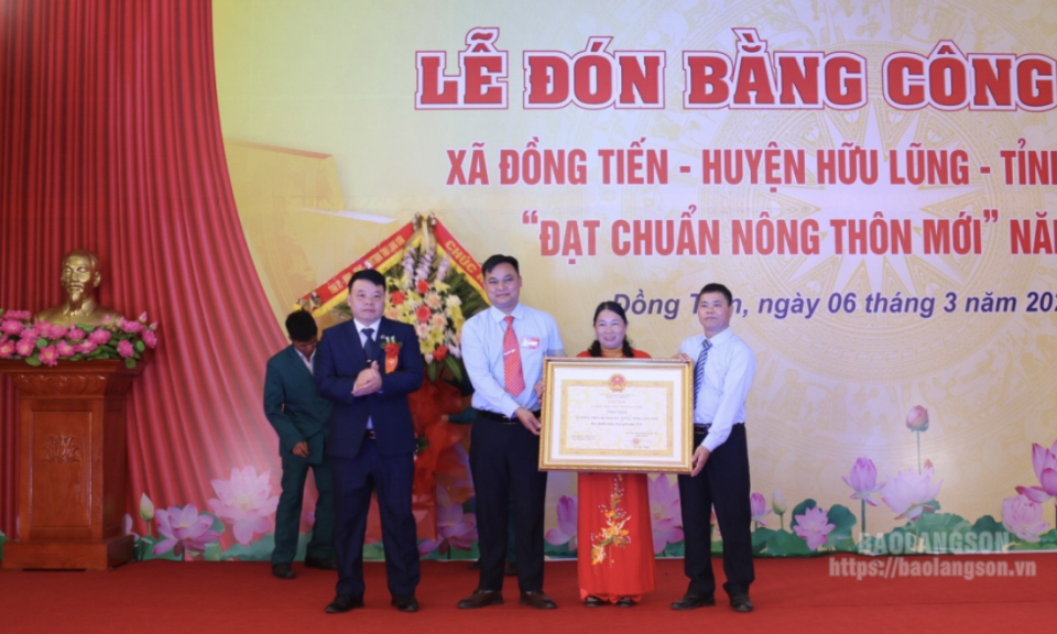 Xã Đồng Tiến đón bằng công nhận đạt chuẩn nông thôn mới