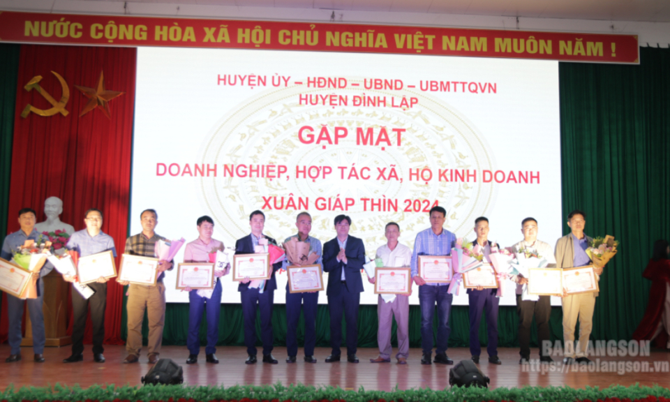 Lãnh đạo huyện Đình Lập gặp mặt doanh nghiệp, hợp tác xã, hộ kinh doanh