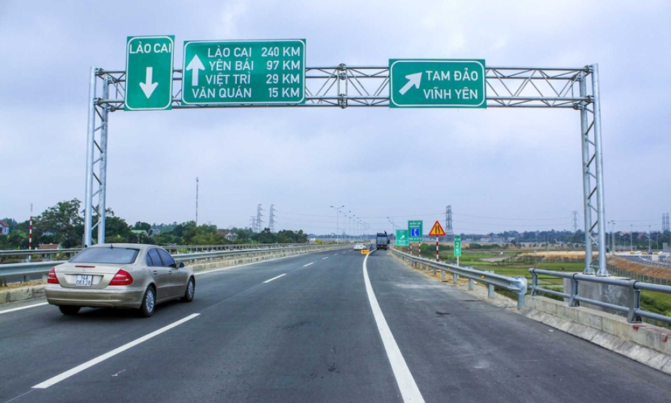 Pháp luật và cuộc sống: Lưu thông trên cao tốc, ý thức phải càng cao
