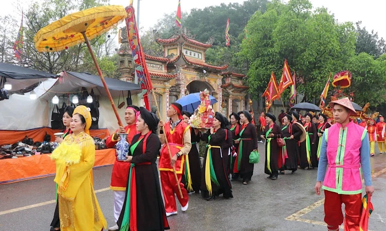 Đến hội làng Diềm, nhớ về Thủy tổ quan họ