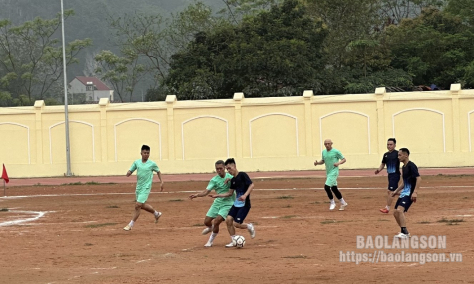 Bình Gia: Khai mạc giải bóng đá thanh niên 2024