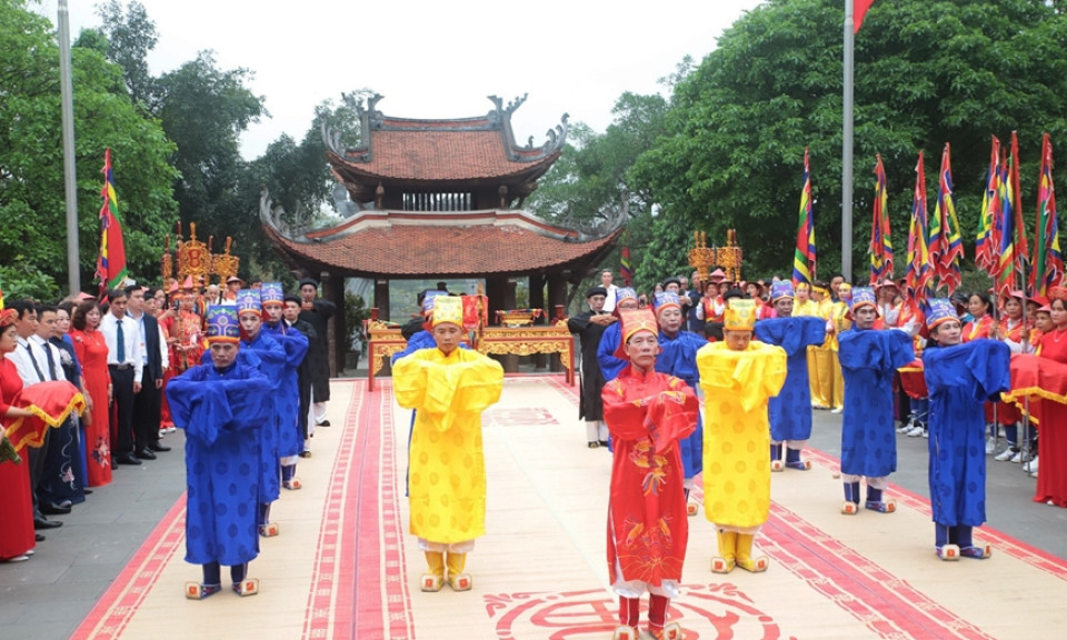 Thành kính Lễ giỗ Quốc Tổ Lạc Long Quân và dâng hương Tổ Mẫu Âu Cơ