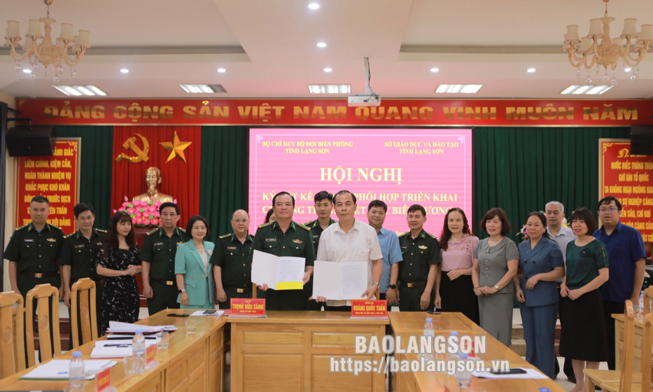 Ký kết kế hoạch phối hợp triển khai Chương trình “Tiết học Biên cương"