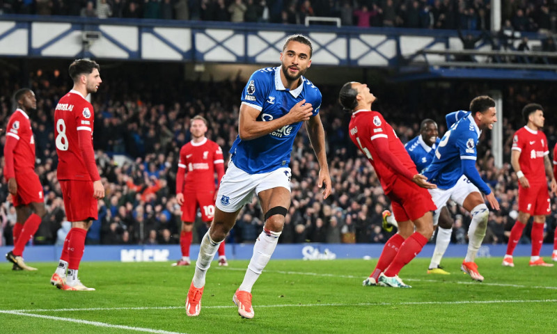 Liverpool "hụt hơi" trong cuộc đua vô địch, HLV Jurgen Klopp xin lỗi người hâm mộ