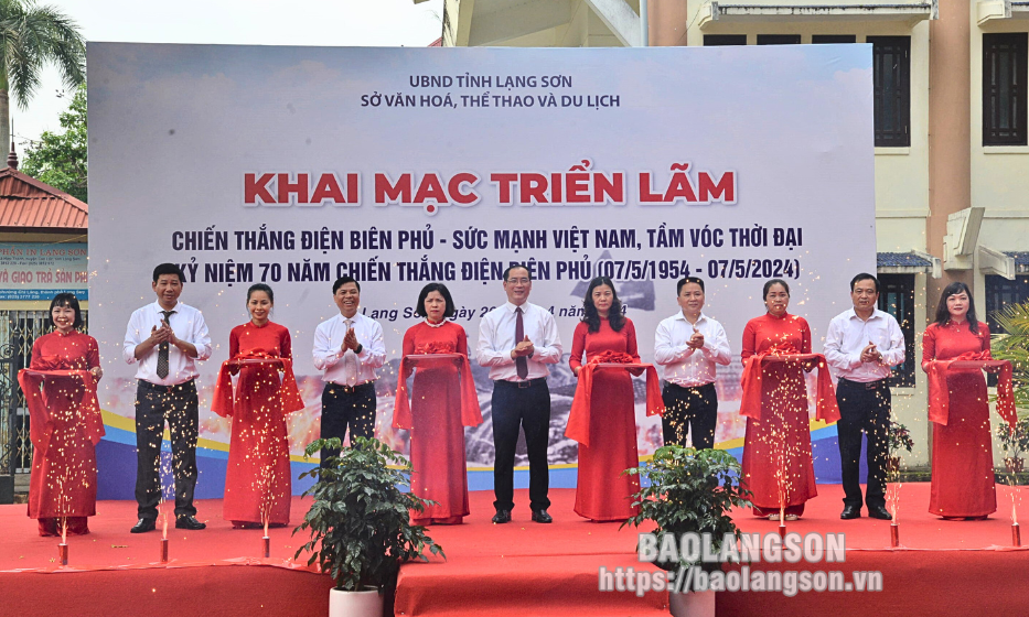 Khai mạc triển lãm chuyên đề “Chiến thắng Điện Biên Phủ - Sức mạnh Việt Nam, tầm vóc thời đại”
