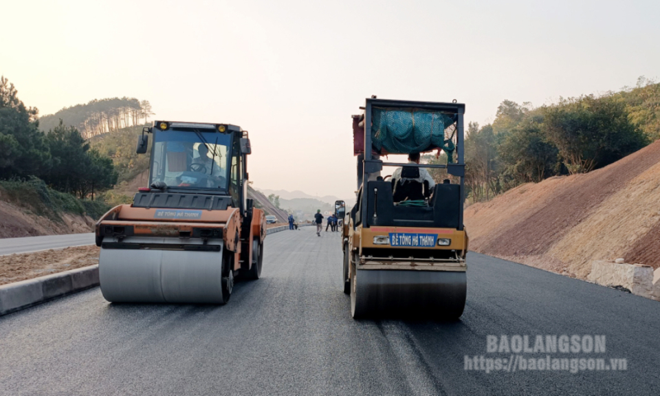 Phát triển hạ tầng giao thông: Tăng tốc các công trình trọng điểm