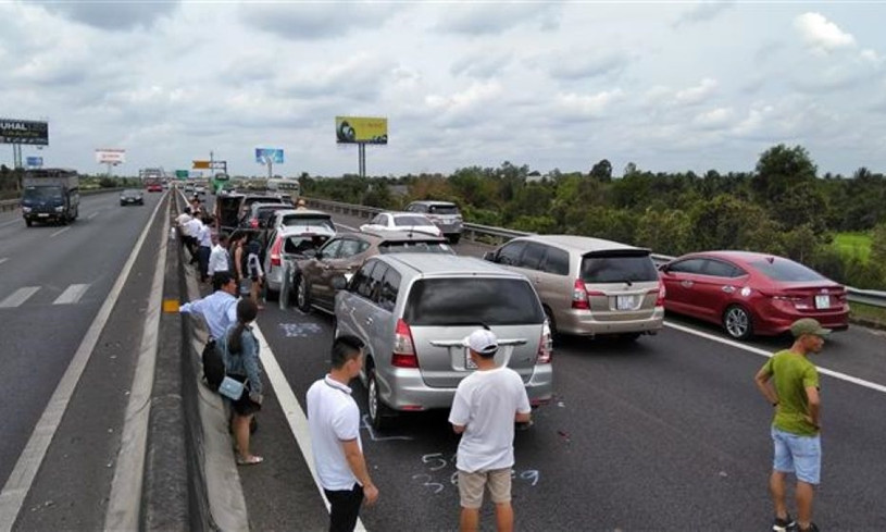 Ngày thứ hai của kỳ nghỉ lễ: 20 người chết vì tai nạn giao thông
