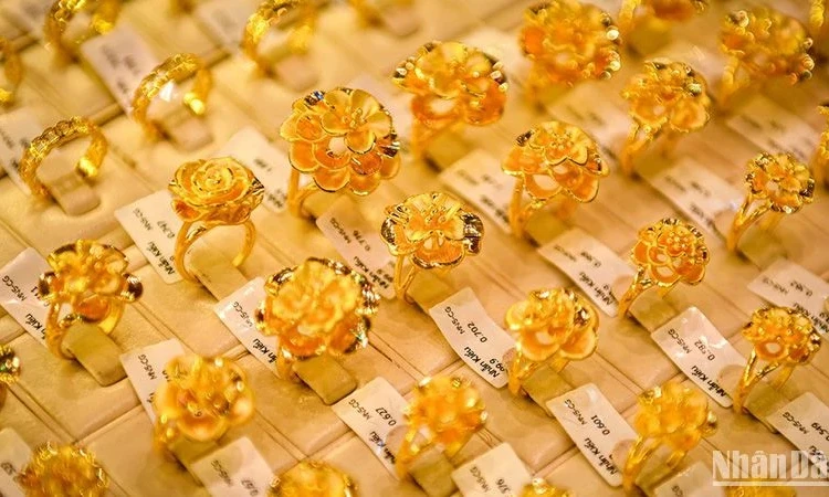 Giá vàng ngày 30/4 giảm nhẹ, nhà đầu tư thận trọng đợi thông tin từ FED