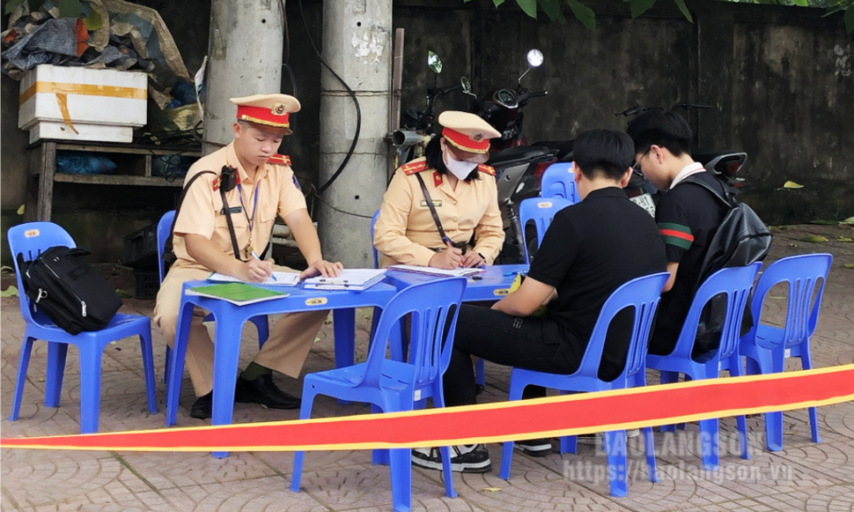 Hữu Lũng: Tăng cường xử lý học sinh vi phạm an toàn giao thông