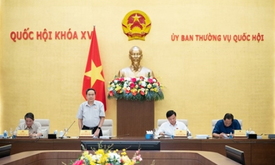 Phiên họp thứ 33 của Ủy ban Thường vụ Quốc hội: Xem xét về cấp bậc quân hàm cao nhất đối với một số chức