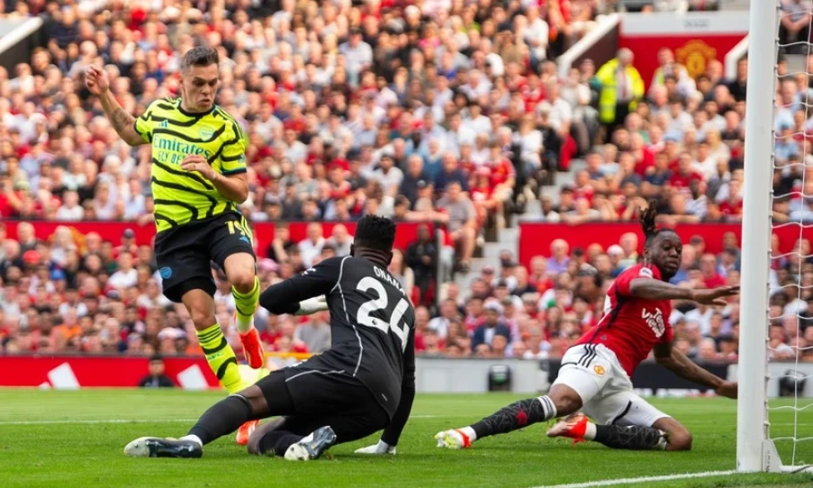 Đánh bại M.U, Arsenal khiến cuộc đua vô địch căng thẳng đến vòng cuối