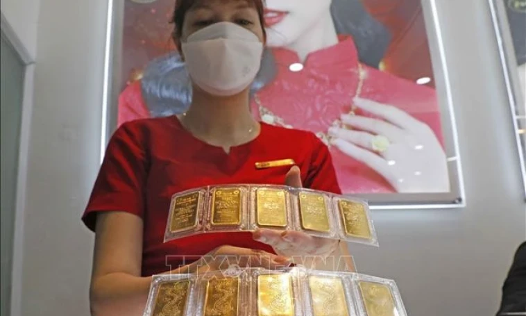Giá vàng SJC tiếp tục tăng đến 800.000 đồng, tỷ giá đi ngang
